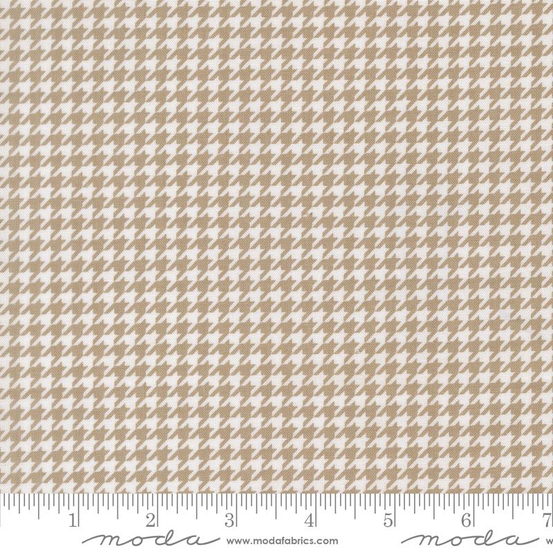 Midsummer Houndstooth Stone - Quilt Fabric, zoomed in. Select this picture to zoom back out.
