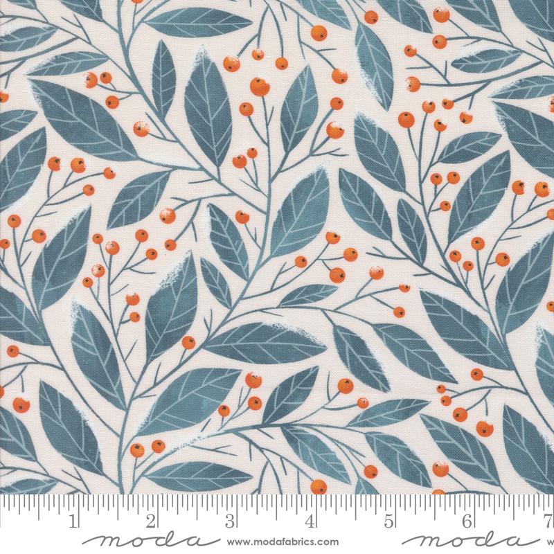 Purrfect Christmas Leafs Pearl - Quilt Fabric