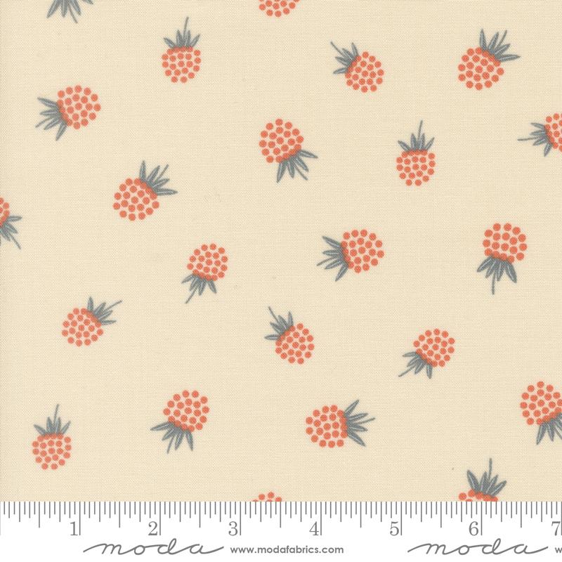 Natures Sketchbook Berries Pearl - Quilt Fabric