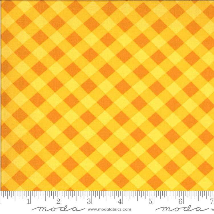 A Blooming Bunch Cheddar - Quilt Fabric