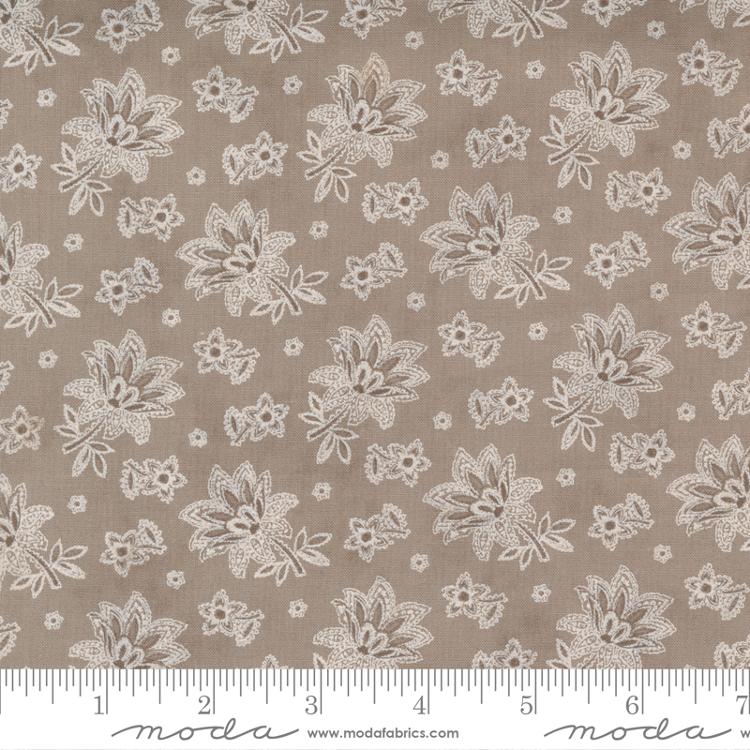 Cranberries Cream Cocoa - Quilt Fabric