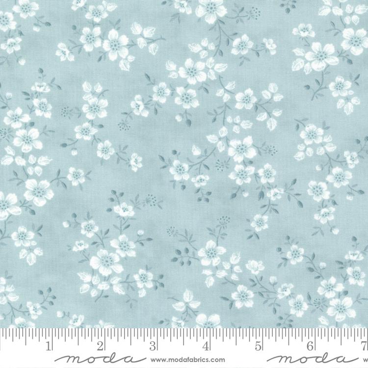Cascade Sky - Garden Blooms Florals - Quilt Fabric