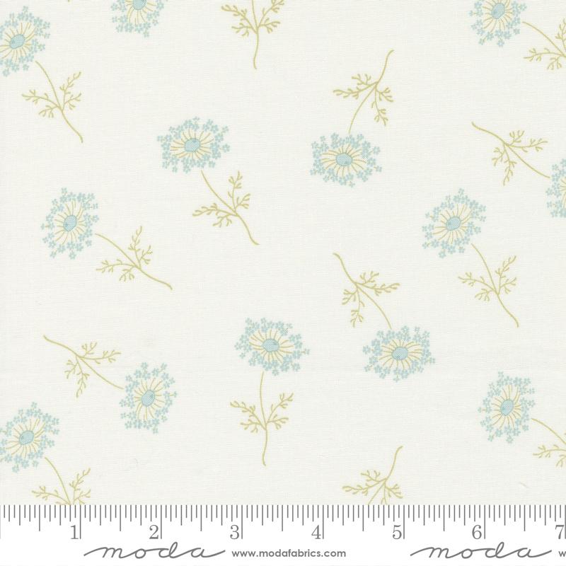 Honeybloom Milk - Quilt Fabric