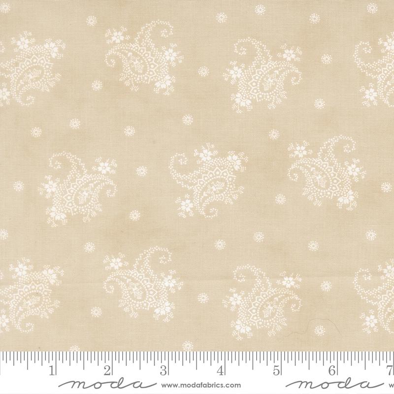 Breathtaking Blues Paisley Ecru - Quilt Fabric