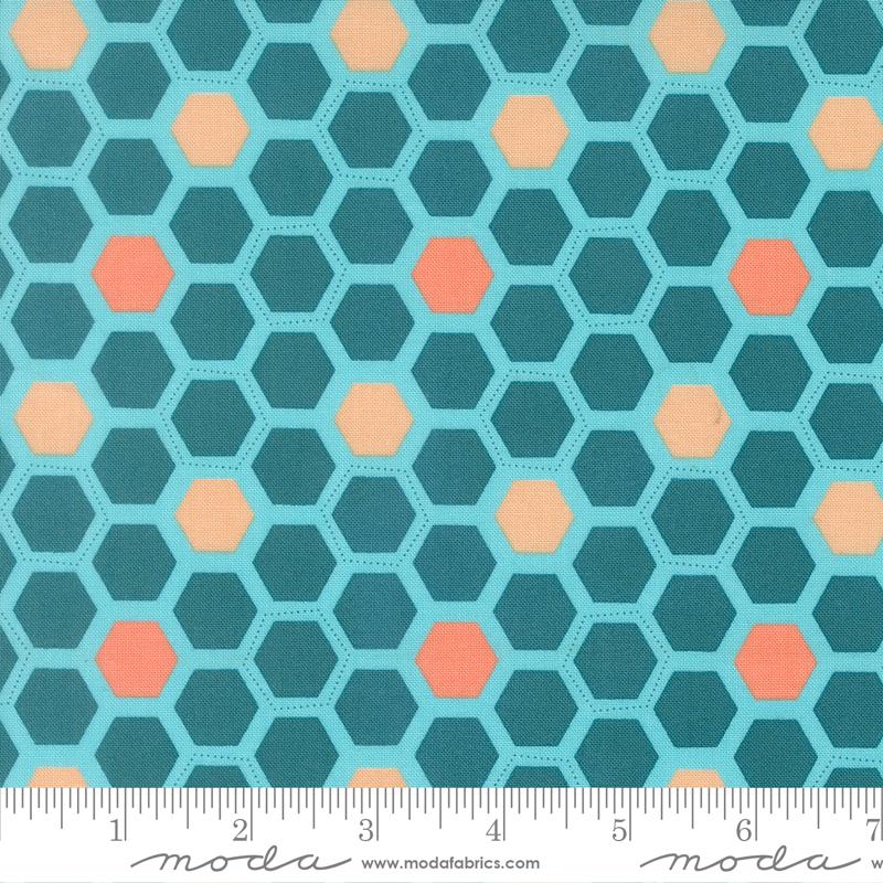 Honeyed Horizon Honeycomb Horizon - Quilt Fabric