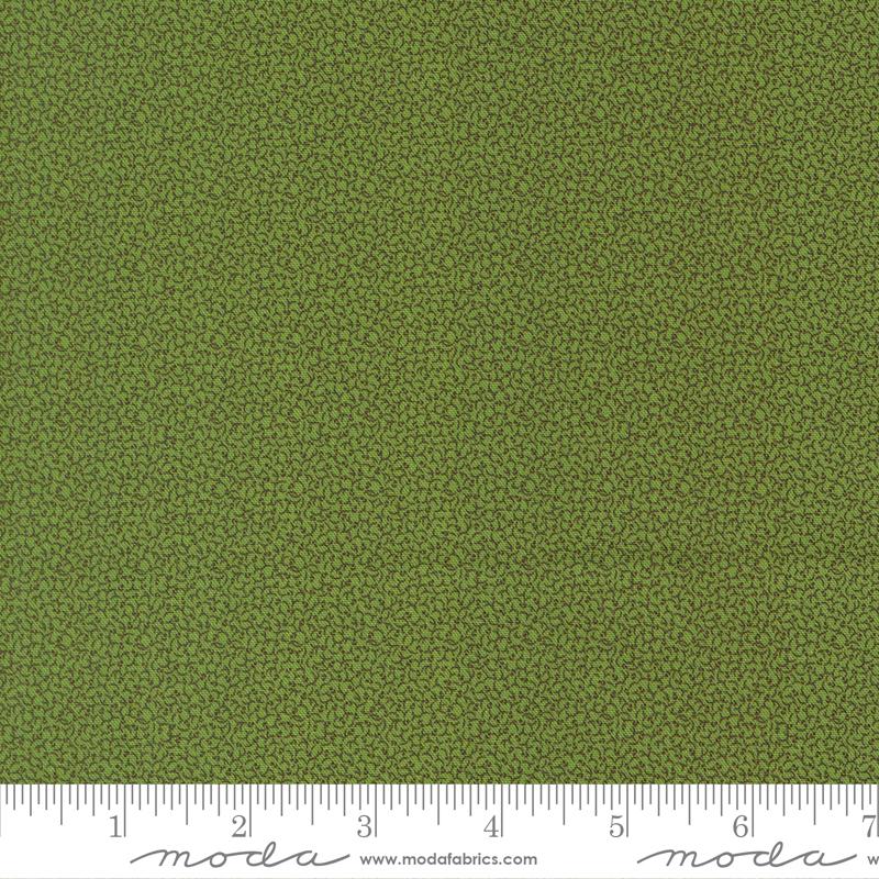 Betsys Best Leaves Spring Meadow - Quilt Fabric, zoomed in. Select this picture to zoom back out.