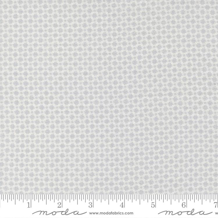 Autumn Gatherings Cloud - Spirit Blenders - Quilt Fabric, zoomed in. Select this picture to zoom back out.