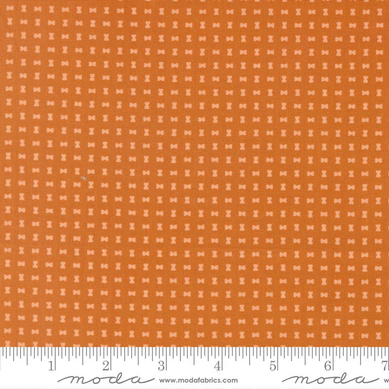 Scenery Spools Pumpkin - Quilt Fabric