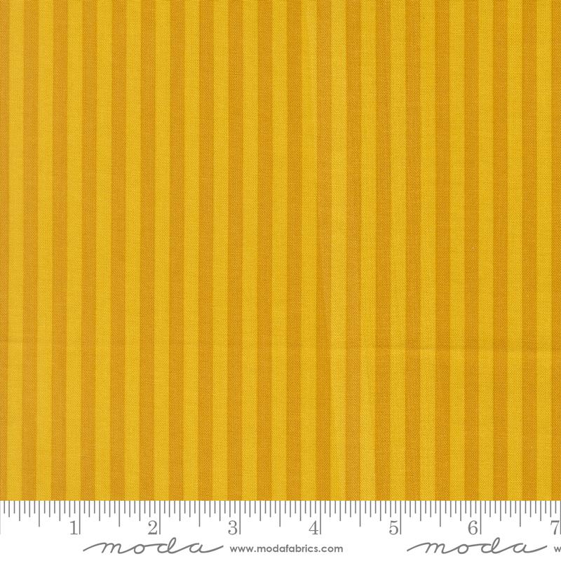 Popcorn Stripes Golden - Quilt Fabric, zoomed in. Select this picture to zoom back out.