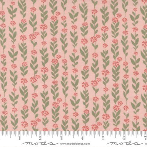Country Rose Pale Pink - Climbing Vine Small - Quilt Fabric