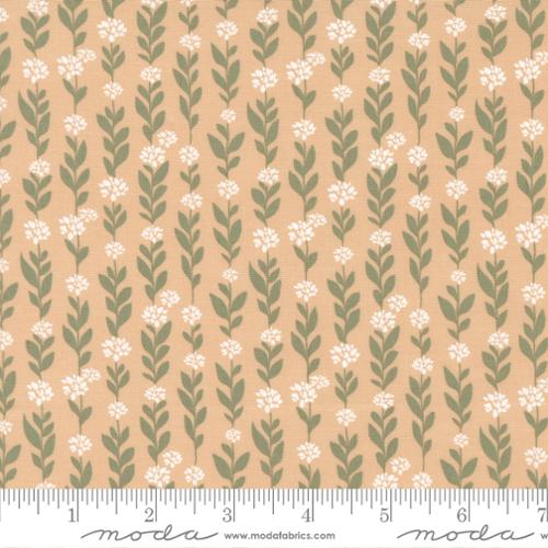 Country Rose Sunshine - Climbing Vine Small - Quilt Fabric