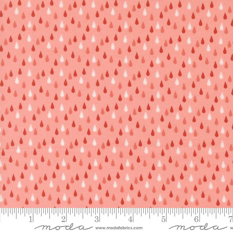 Garden Glam Raindrops Carnation - Quilt Fabric, zoomed in. Select this picture to zoom back out.