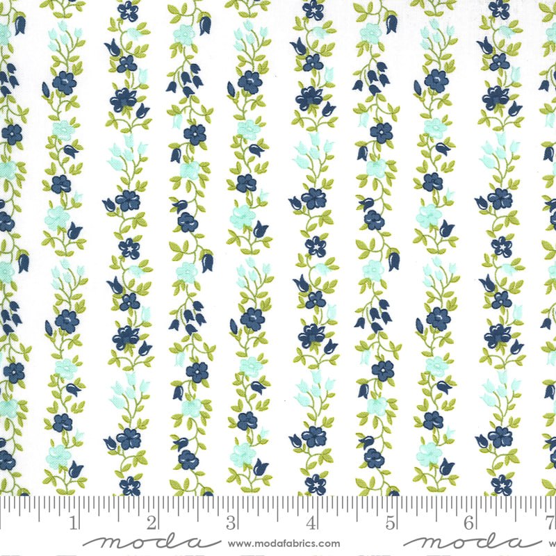 Sunday Stroll White Navy - Freshly Cut - Quilt Fabric