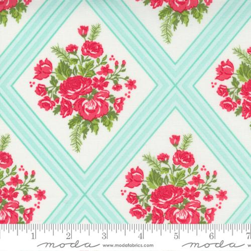 Merry Little Christmas Cream Muslin - Gather Lattice Fabric