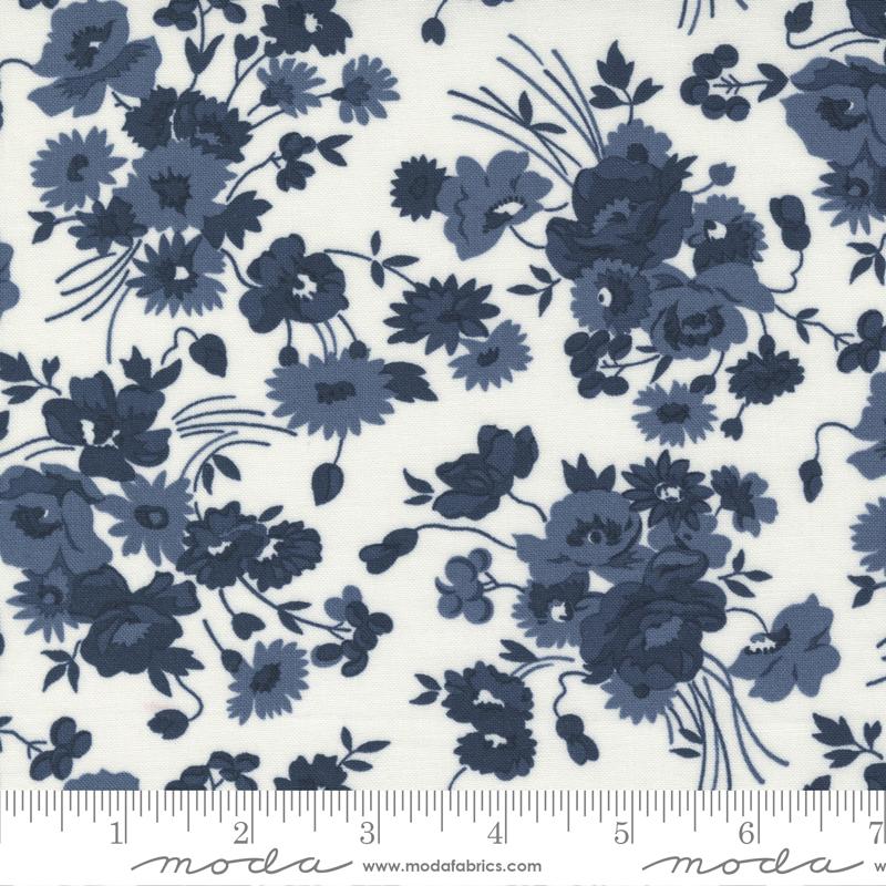 Nantucket Summer Flowers Cream Navy - Quilt Fabric