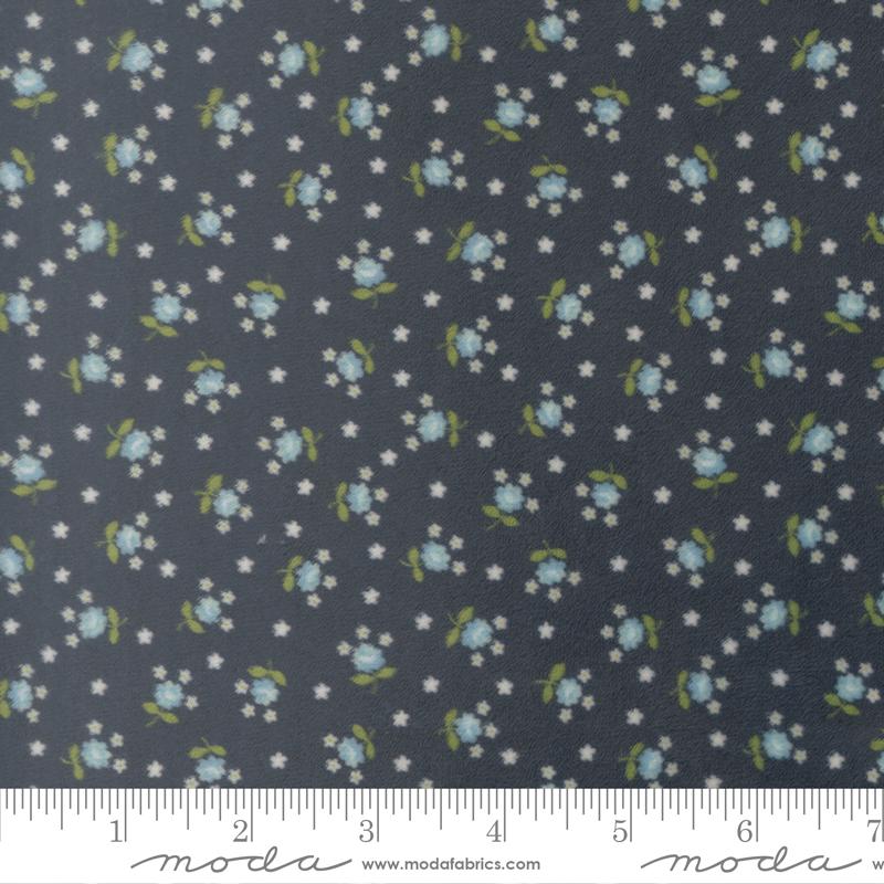 Nantucket Summer Quilting Cuddle Lake - Quilt Fabric
