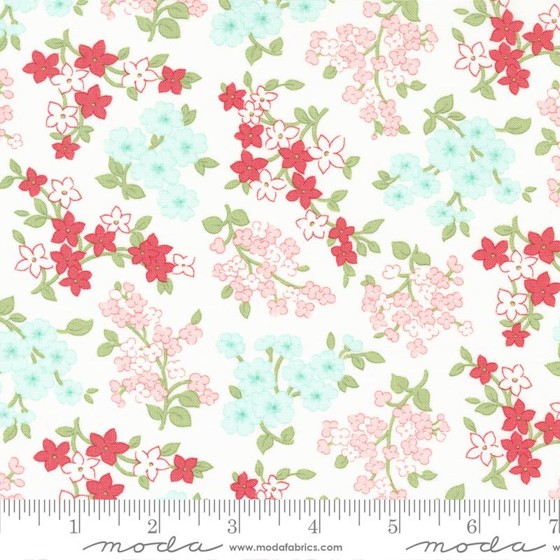 Lighthearted Gather Cream - Florals - Quilt Fabric