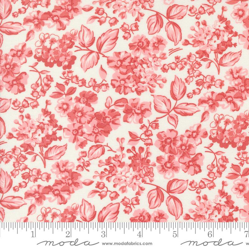Rosemary Cottage Cream Strawberry - Quilt Fabric