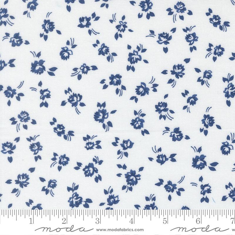 Blueprint Small Flower White Navy - Quilt Fabric