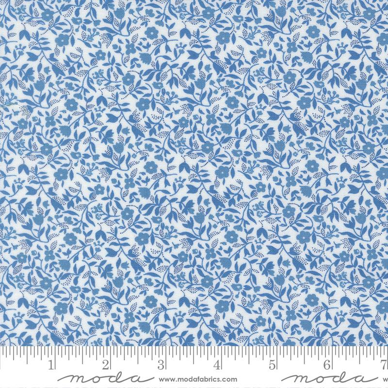 Blueprint Flowers White Blue - Quilt Fabric