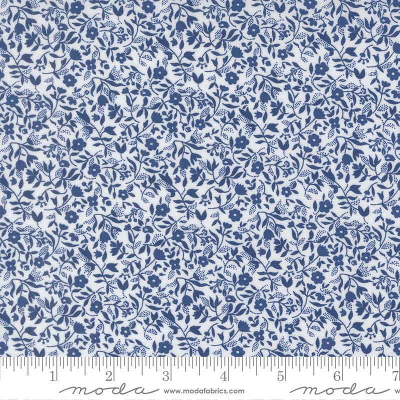 Blueprint Flowers White Navy - Quilt Fabric