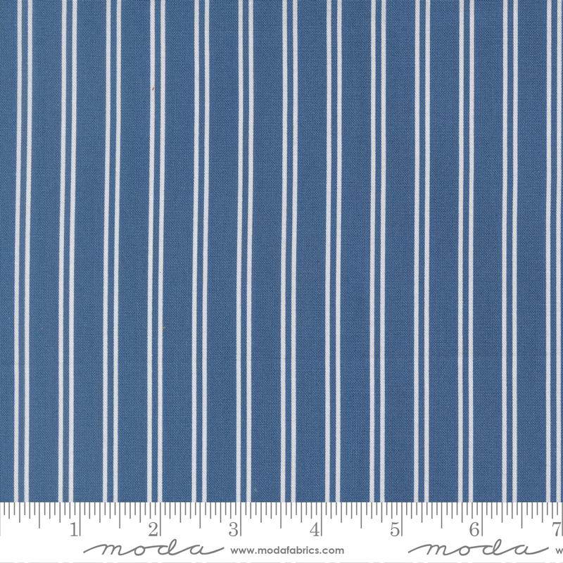 A Cat Named Stitch Stripe Sea - Quilt Fabric