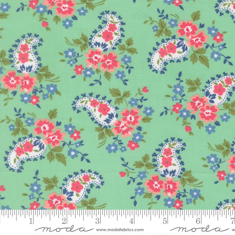 A Cat Named Stitch Paisley Green - Quilt Fabric