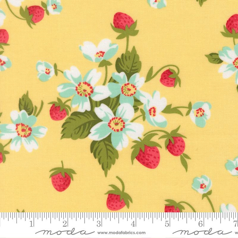 Bloomsberry Flower Buttermilk - Quilt Fabric, zoomed in. Select this picture to zoom back out.