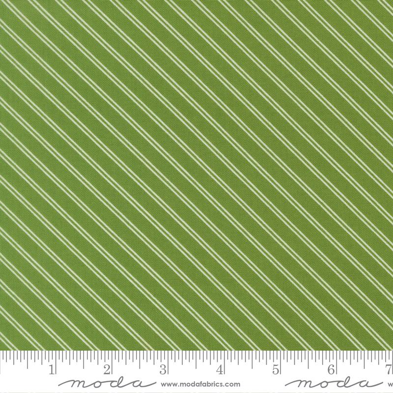 Bloomsberry Lined Green - Quilt Fabric, zoomed in. Select this picture to zoom back out.