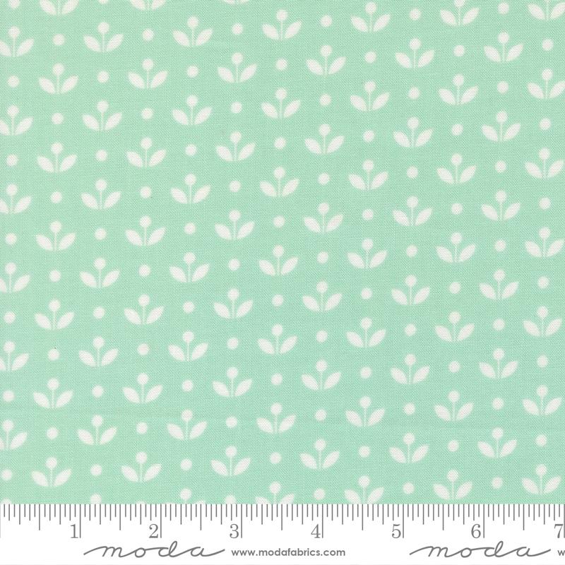 Bloomsberry Bloom Aqua - Quilt Fabric, zoomed in. Select this picture to zoom back out.
