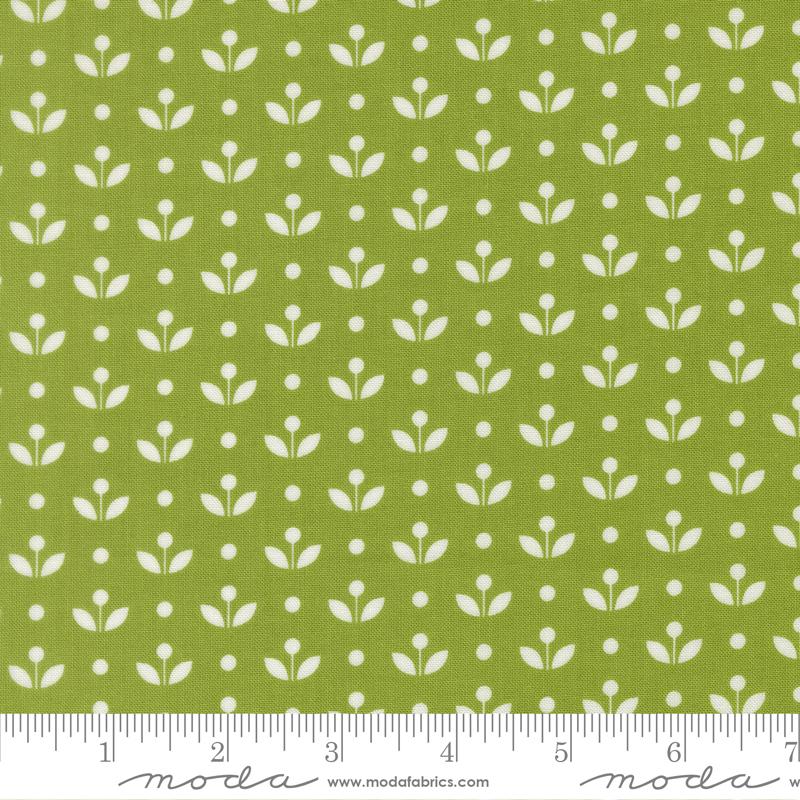Bloomsberry Bloom Leaf - Quilt Fabric, zoomed in. Select this picture to zoom back out.