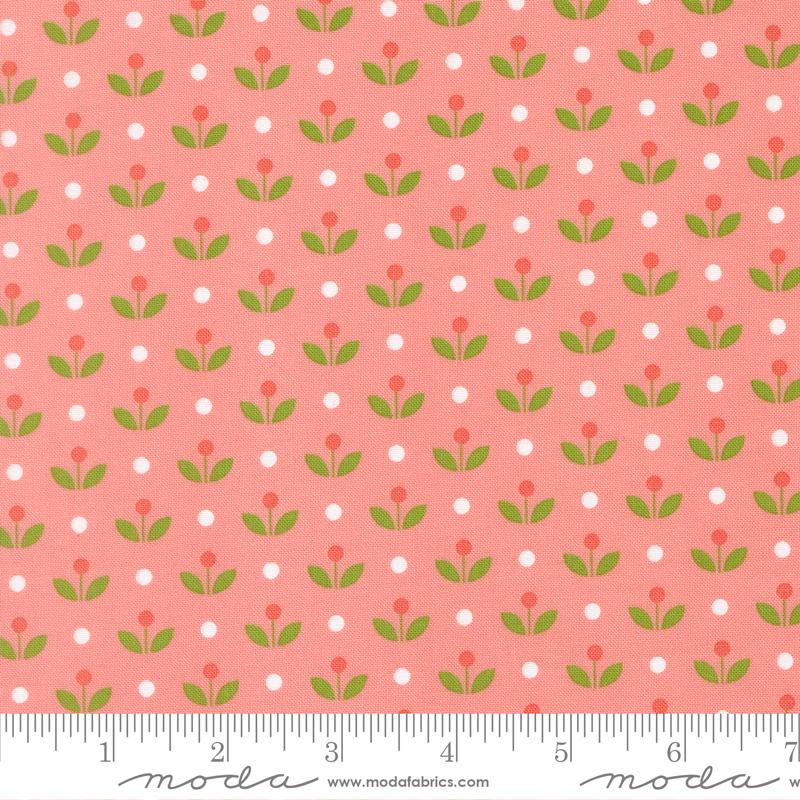 Bloomsberry Bloom Blush - Quilt Fabric, zoomed in. Select this picture to zoom back out.
