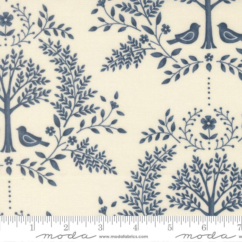 Family Tree Damask Warm White - Quilt Fabric