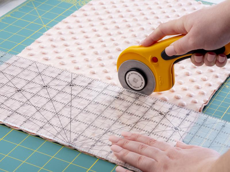 OLFA 60mm RTY-3/DX Ergonomic Rotary Cutter