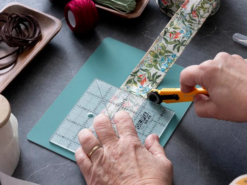 OLFA 18mm RTY-4 Quick-Change Rotary Cutter