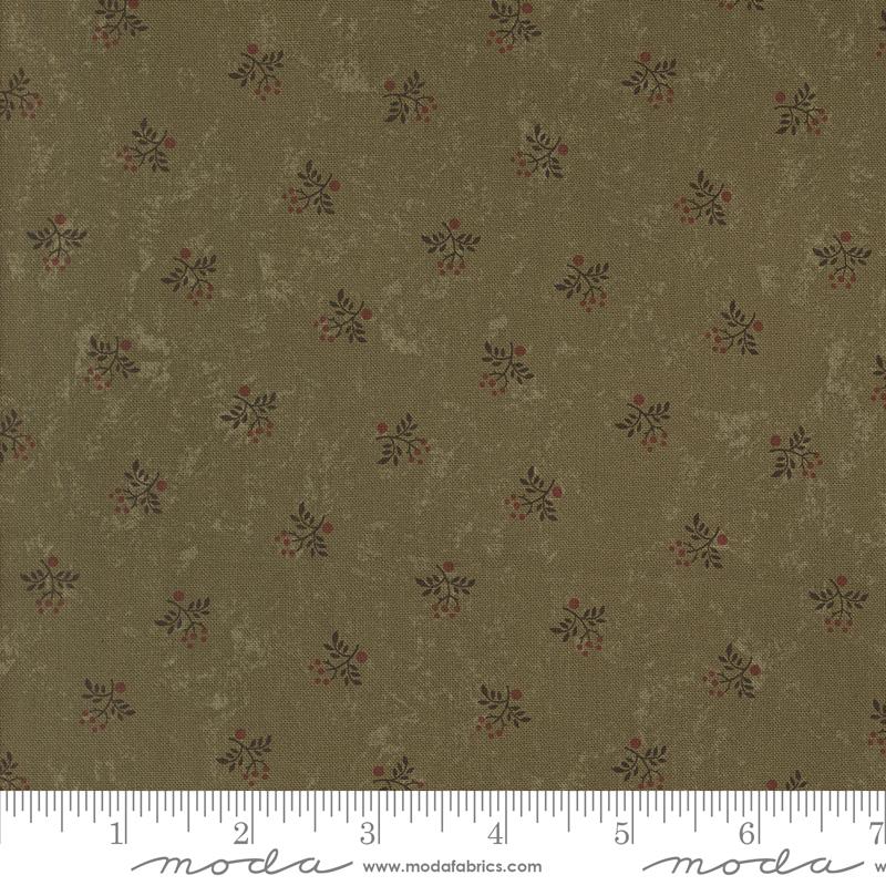 A Vintage Christmas Holly - Green - Quilt Fabric
