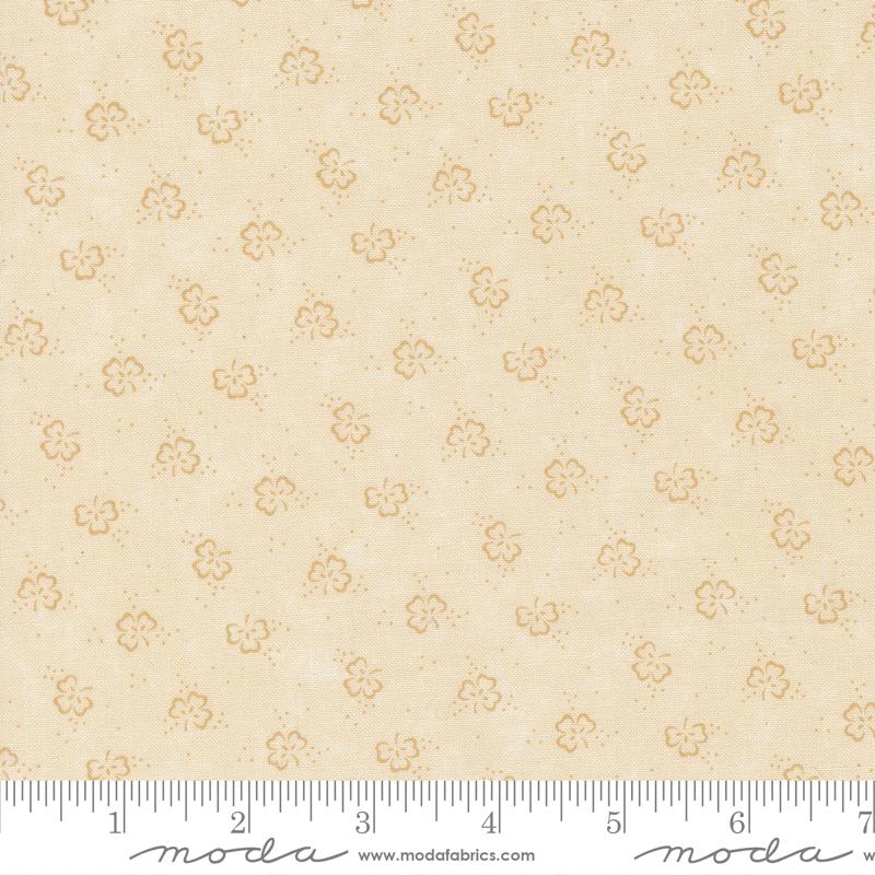 Bluebirds Nest Clover Cream - Quilt Fabric