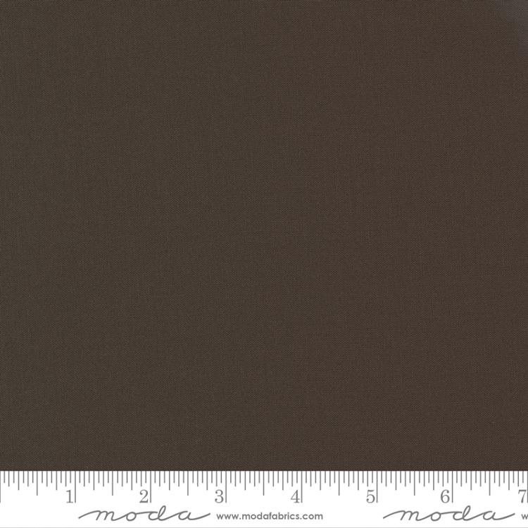 Bella Solids Walnut - Quilt Fabric