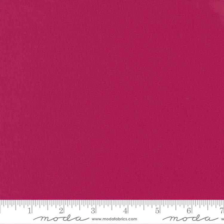 Bella Solids Pomegranate - Quilt Fabric