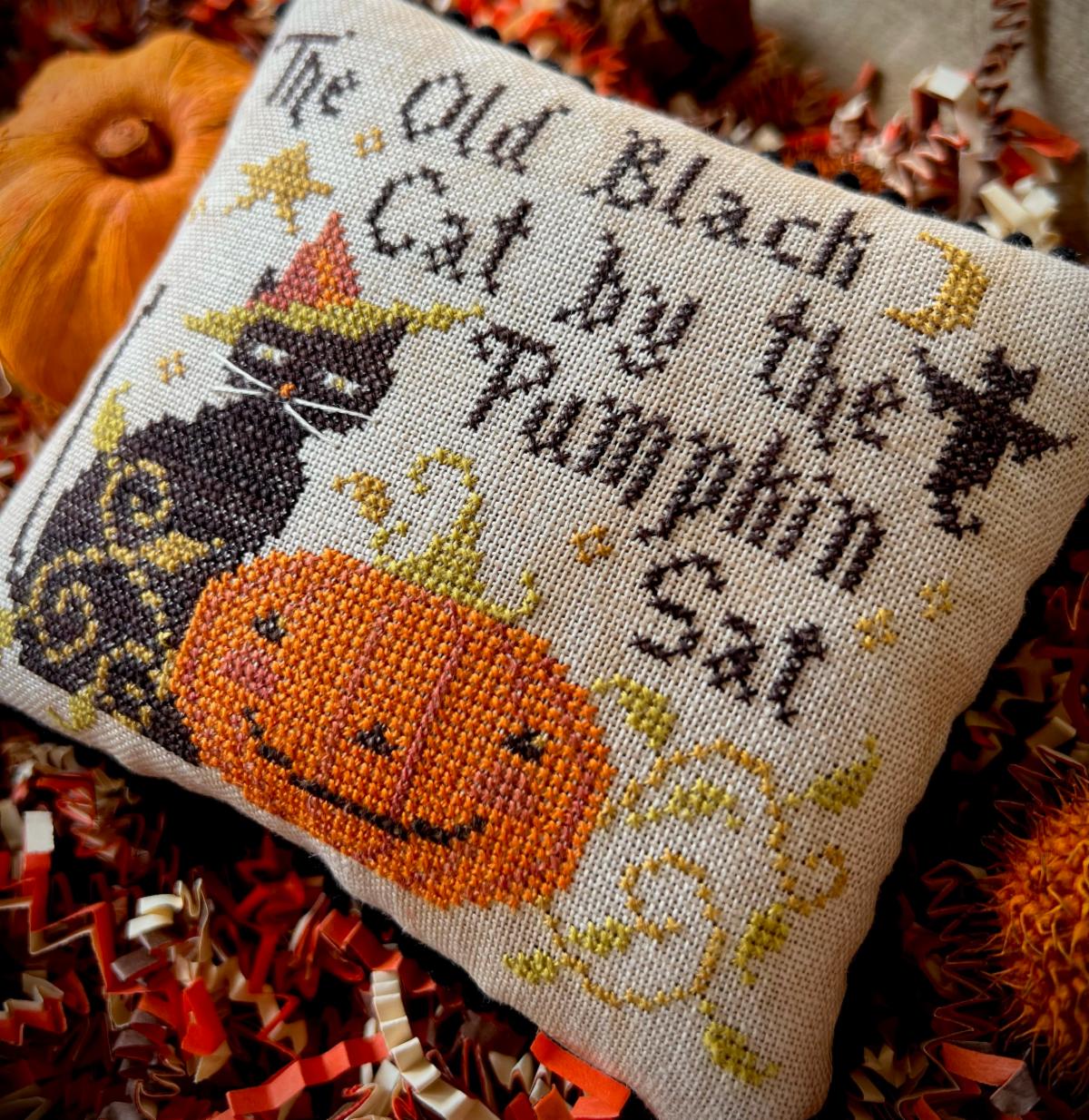 Old Black Cat - Halloween Cross Stitch Pattern