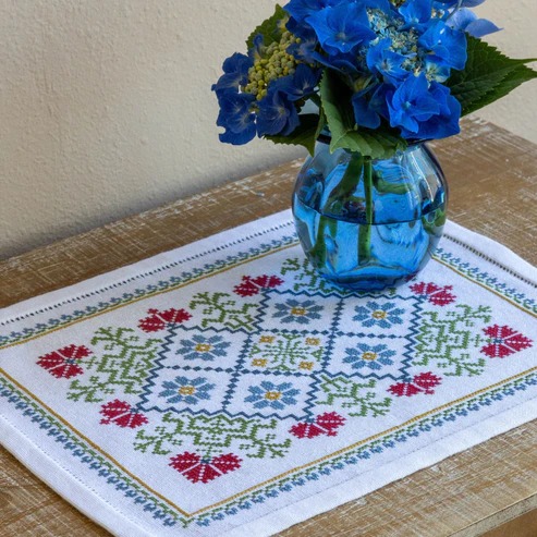 Florina - Cross Stitch Kit, zoomed in. Select this picture to zoom back out.