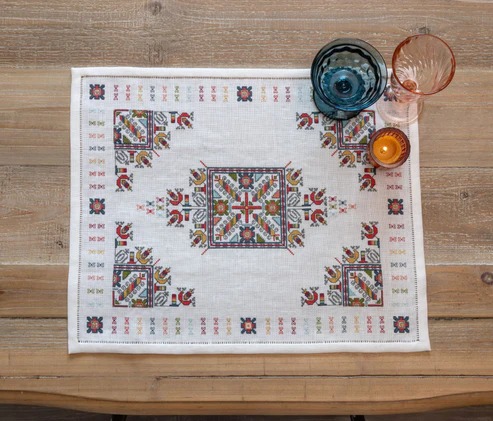 Taline's Tulips Small - Cross Stitch Kit, zoomed in. Select this picture to zoom back out.