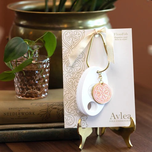 Avlea Flower - FlossFob, zoomed in. Select this picture to zoom back out.