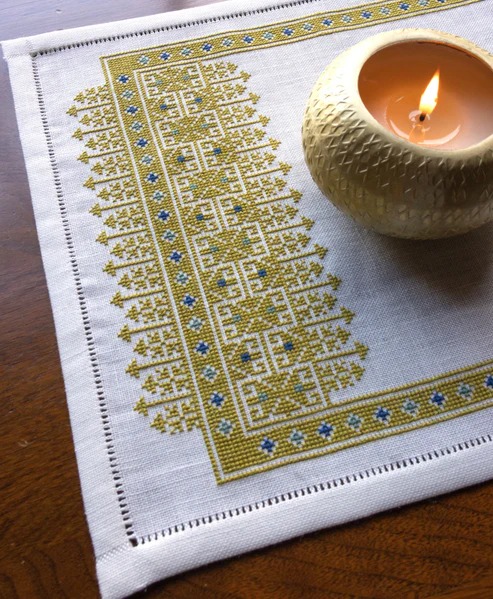 Golden Celandine - PDF Cross Stitch Pattern, different perspective #1, zoomed in. Select this picture to zoom back out.