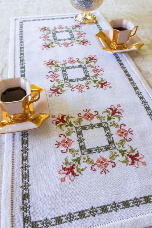 Anthea Table Runner - Cross Stitch Pattern, zoomed in. Select this picture to zoom back out.