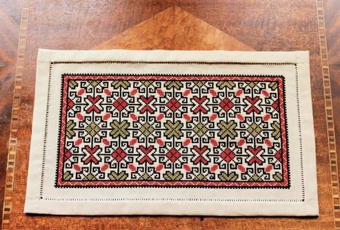 Armenian Stars - Cross Stitch Pattern, zoomed in. Select this picture to zoom back out.