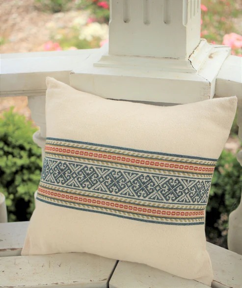 Baltic Scroll - Cross Stitch Pattern, zoomed in. Select this picture to zoom back out.