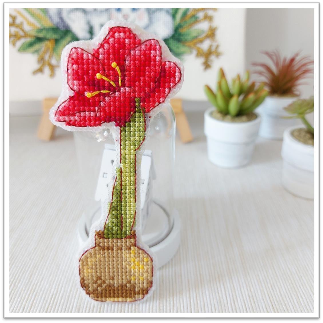 Amaryllis - PDF Cross Stitch Pattern