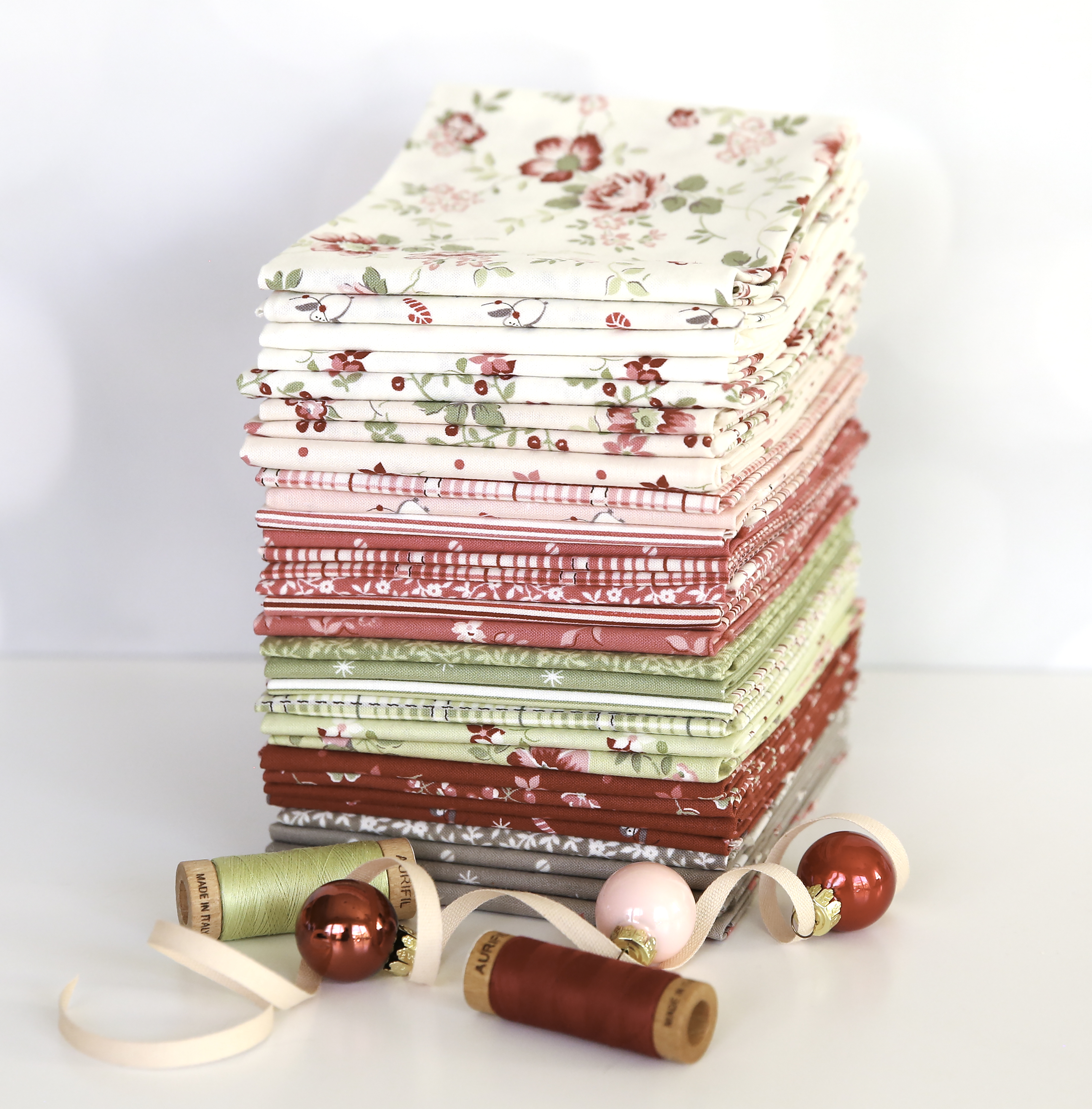 A Very Sweet Christmas Flowers - Blush - Quilt Fabric