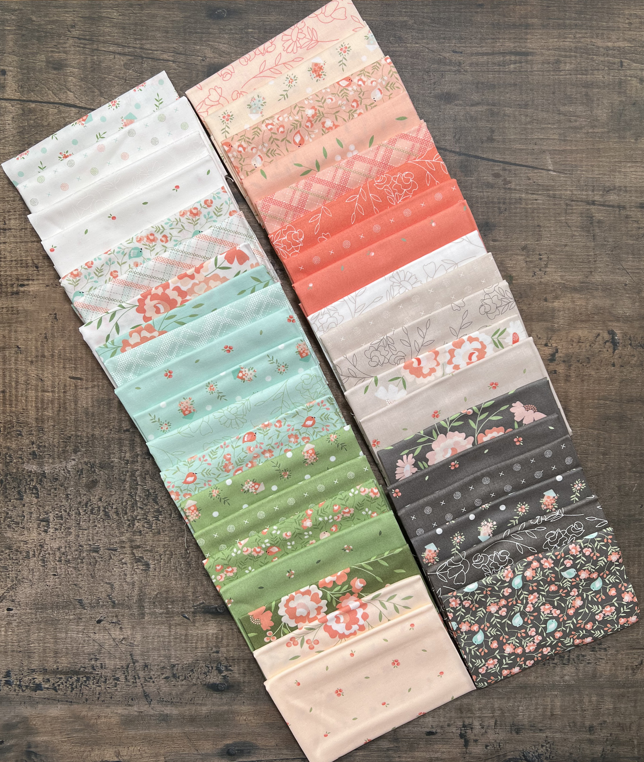 Abloom Roses - Prairie Green - Quilt Fabric